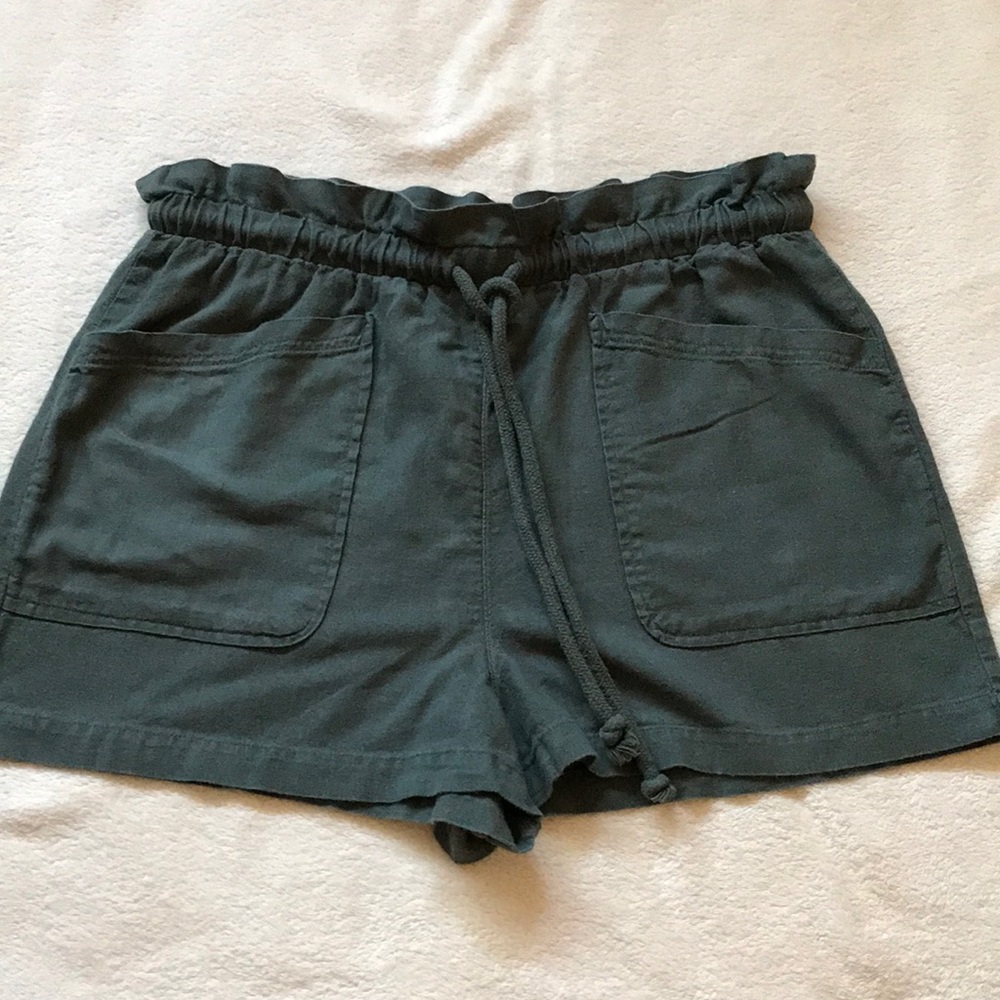 Universal Thread short size M